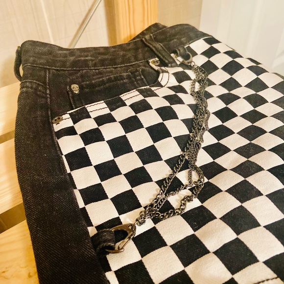 Hot Topic Blackheart High Rise Checkered Shorts - Picture 2 of 4